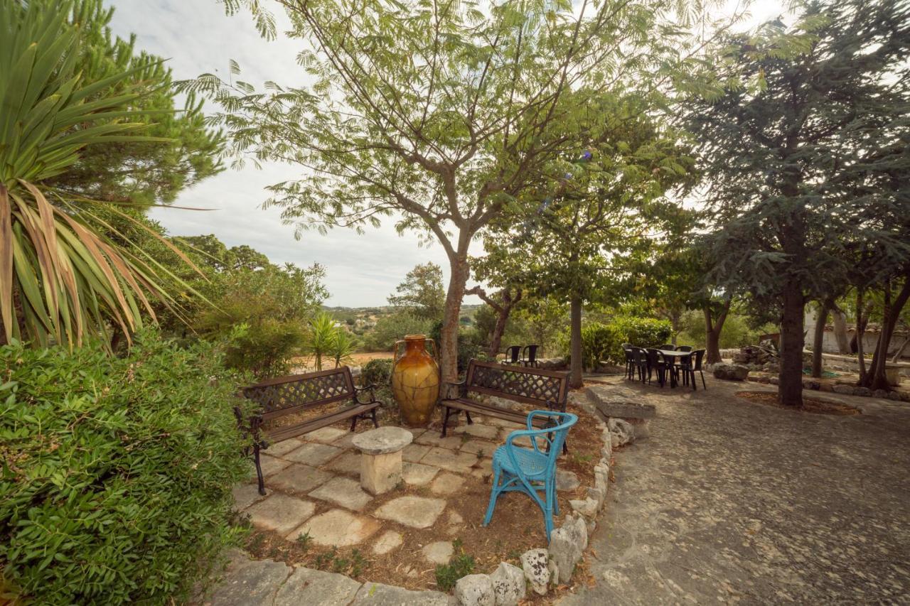 Holiday home Trulli Girasoli E Viole *