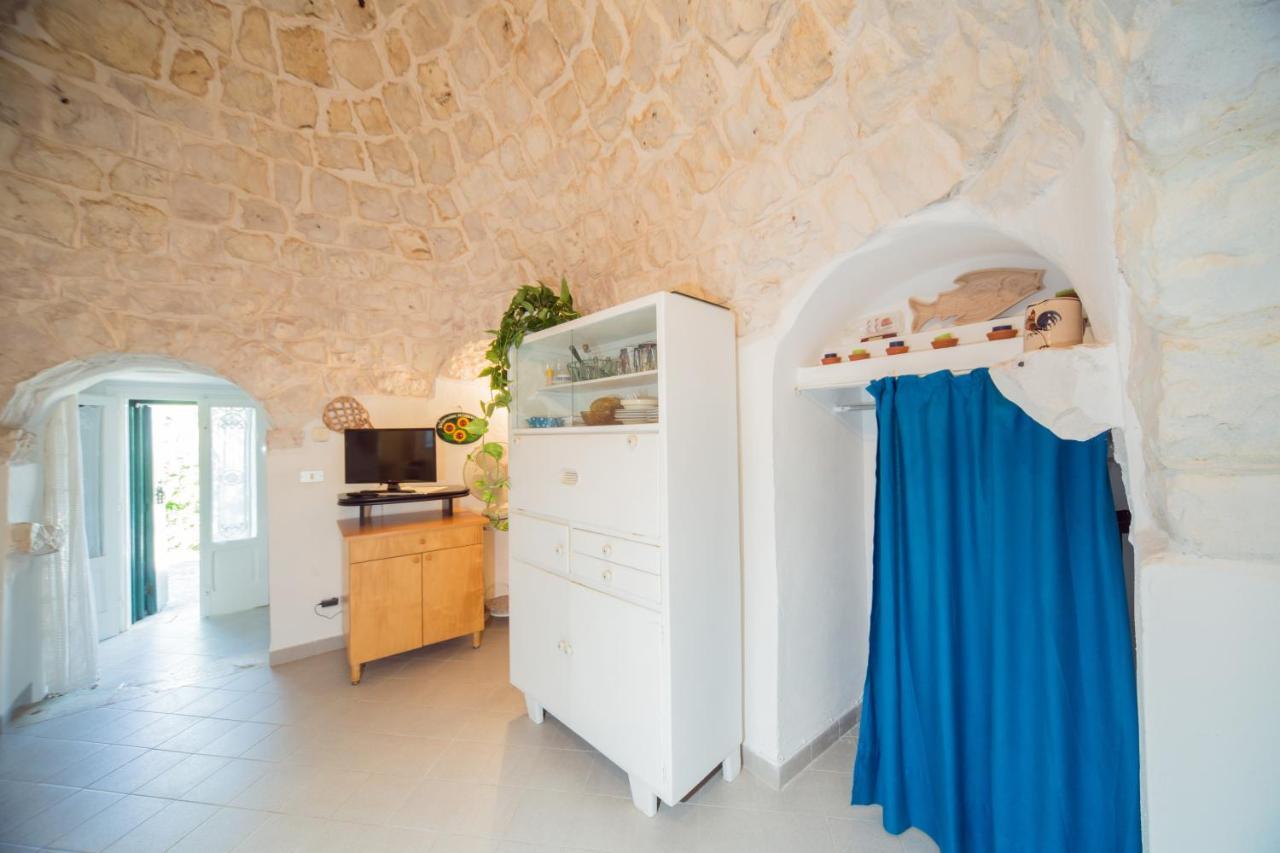 Trulli Girasoli E Viole Cocolicchio